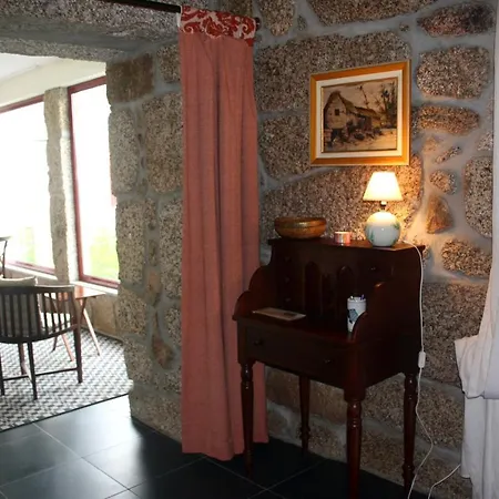 Casas Do Eido E Casa Da Viuva *