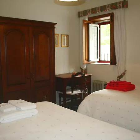 Casas Do Eido E Casa Da Viuva *