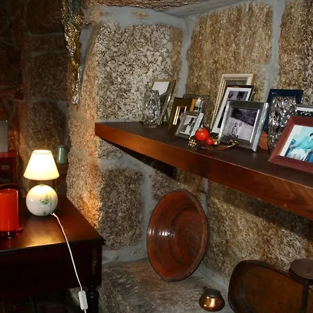 Casas Do Eido E Casa Da Viuva *