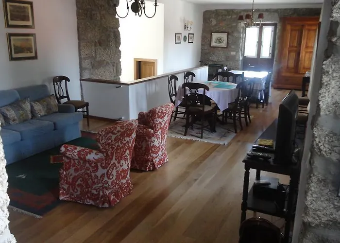 Casas Do Eido E Casa Da Viuva