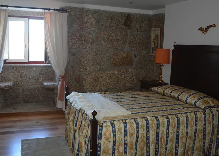 Casas Do Eido E Casa Da Viuva Gasthuis