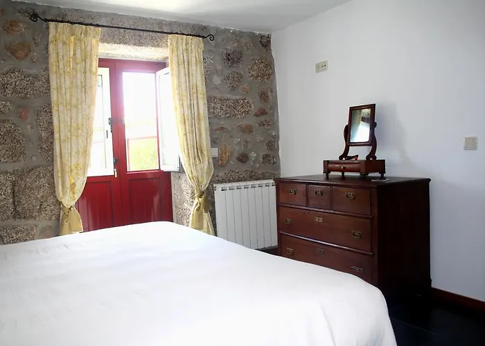 Casas Do Eido E Casa Da Viuva Gasthuis *