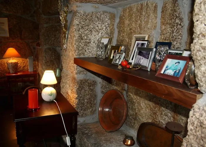 Casas Do Eido E Casa Da Viuva *